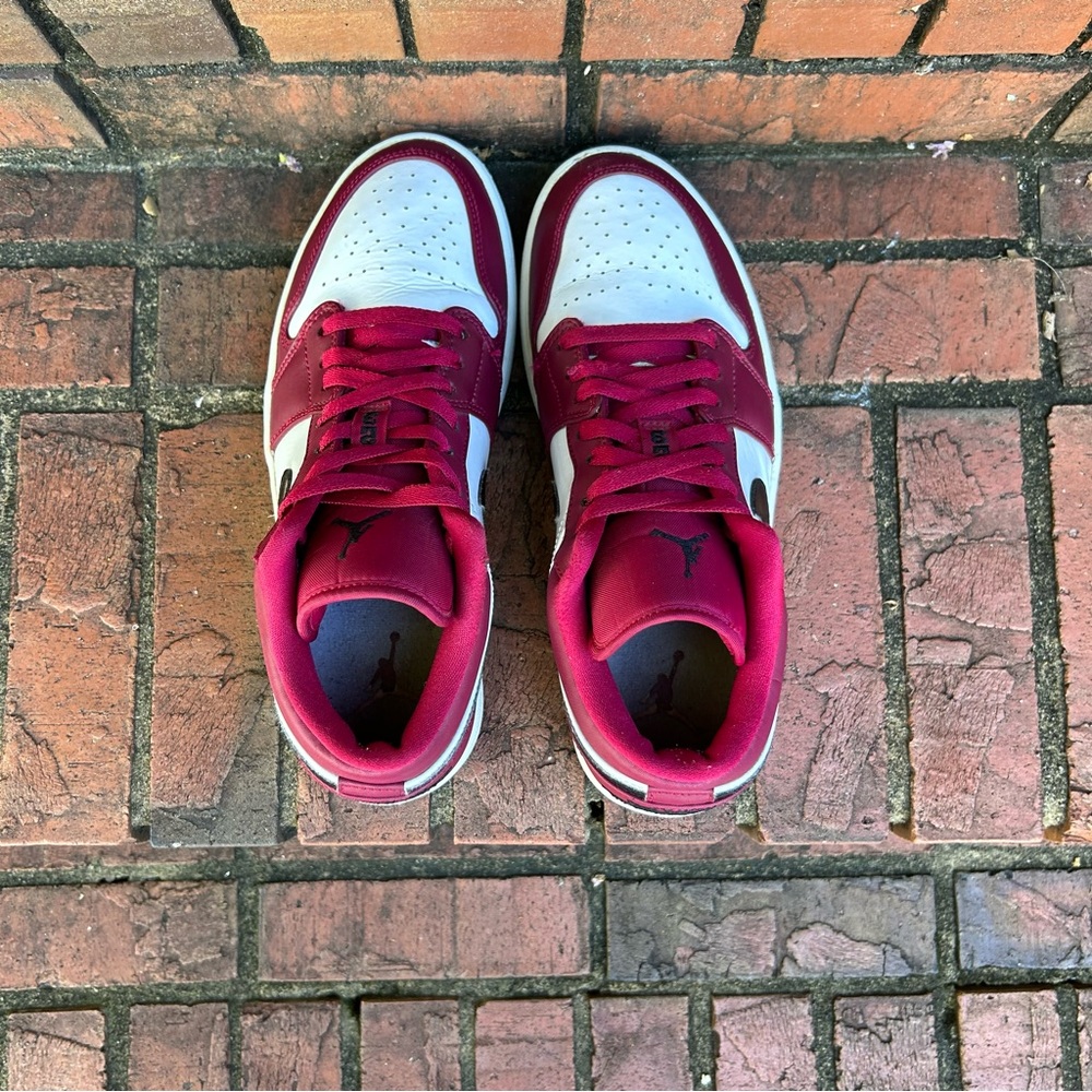 Nike “AIR JORDAN 1 “Noble Red” Men’s size 8.5 Sneakers RARE FIND !! 💰💰 - Picture 8 of 16